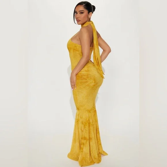 Fashion Nova Valinda Textured Maxi Dress - Yellow - Picture 3 of 3